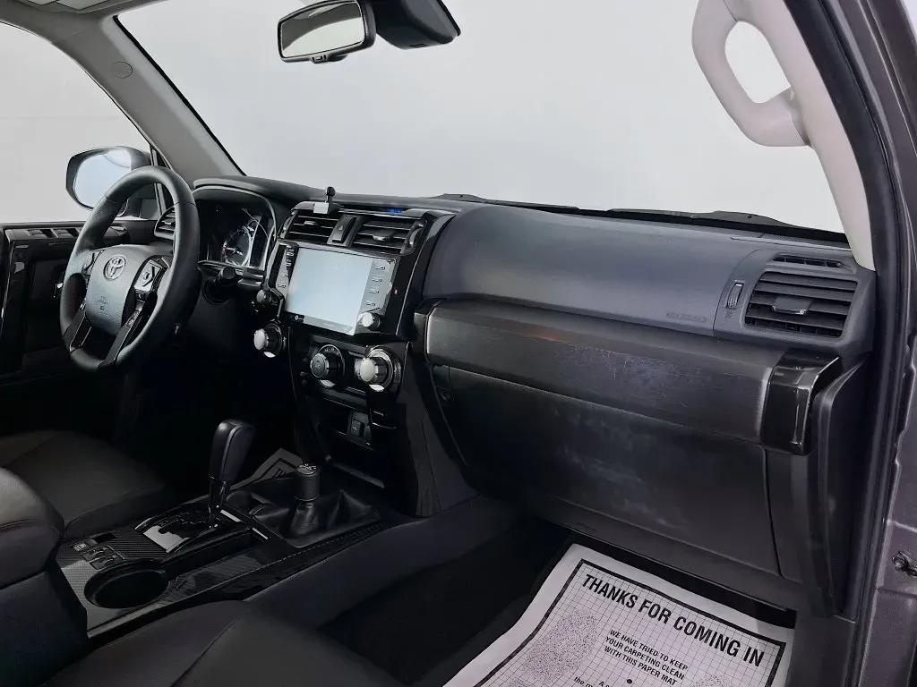 Toyota 4Runner photo 32