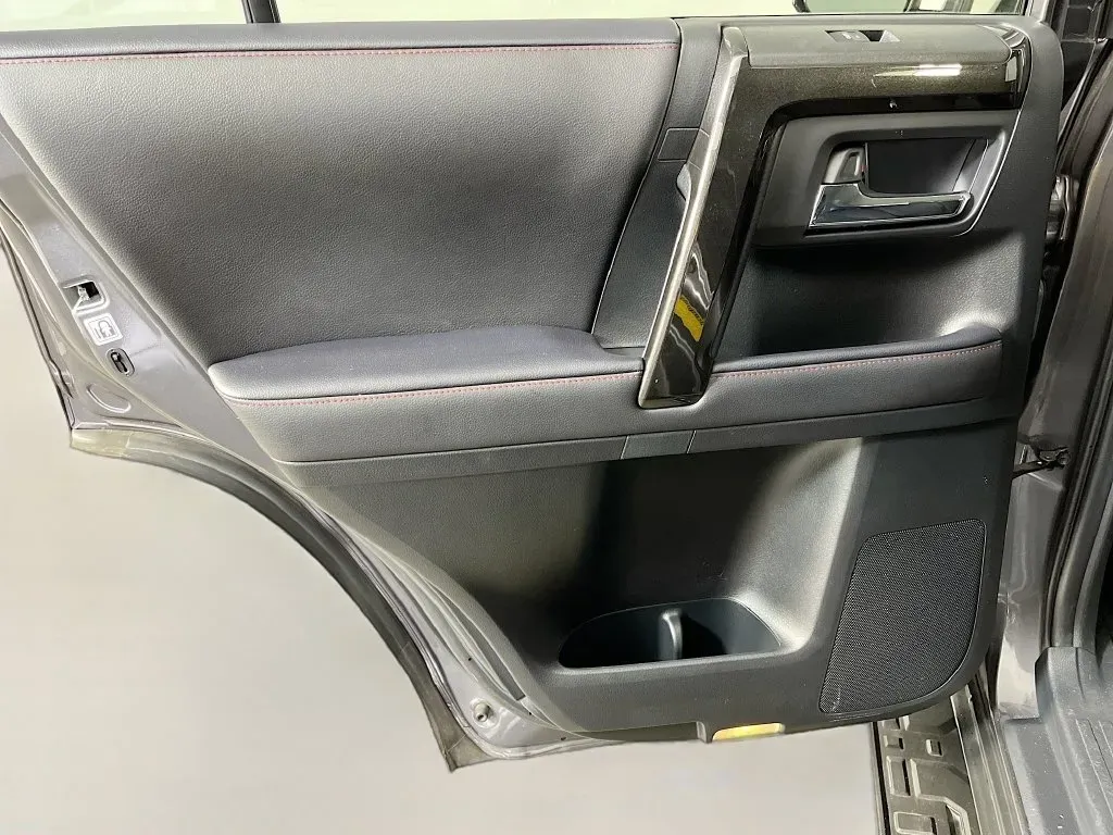 Toyota 4Runner photo 27