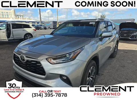 Silver 2025 Toyota Highlander XLE for sale in St. Charles, MO