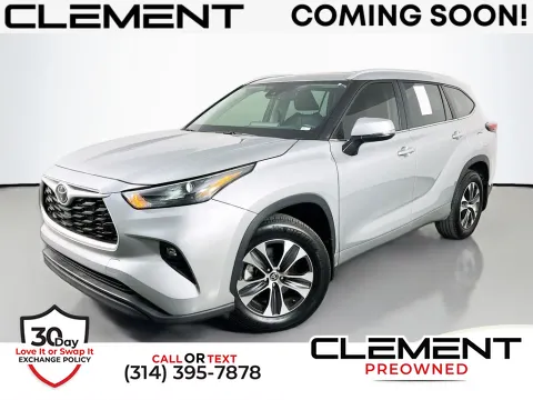 Silver 2025 Toyota Highlander XLE for sale in St. Charles, MO
