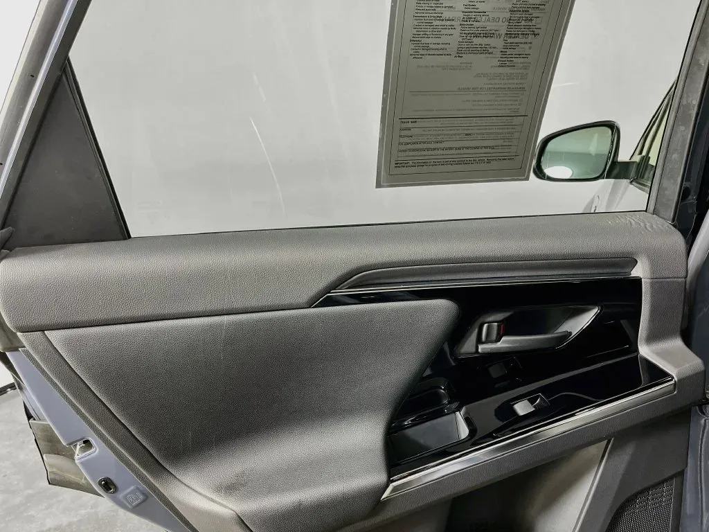 Subaru Solterra photo 26
