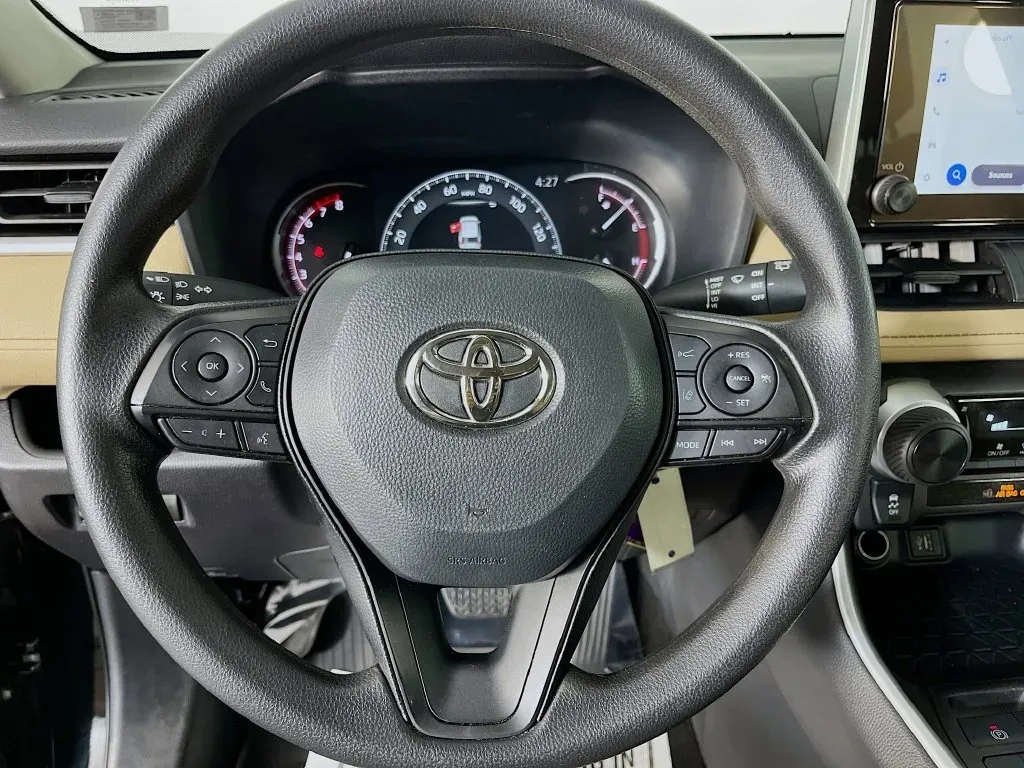 Toyota RAV4 photo 11
