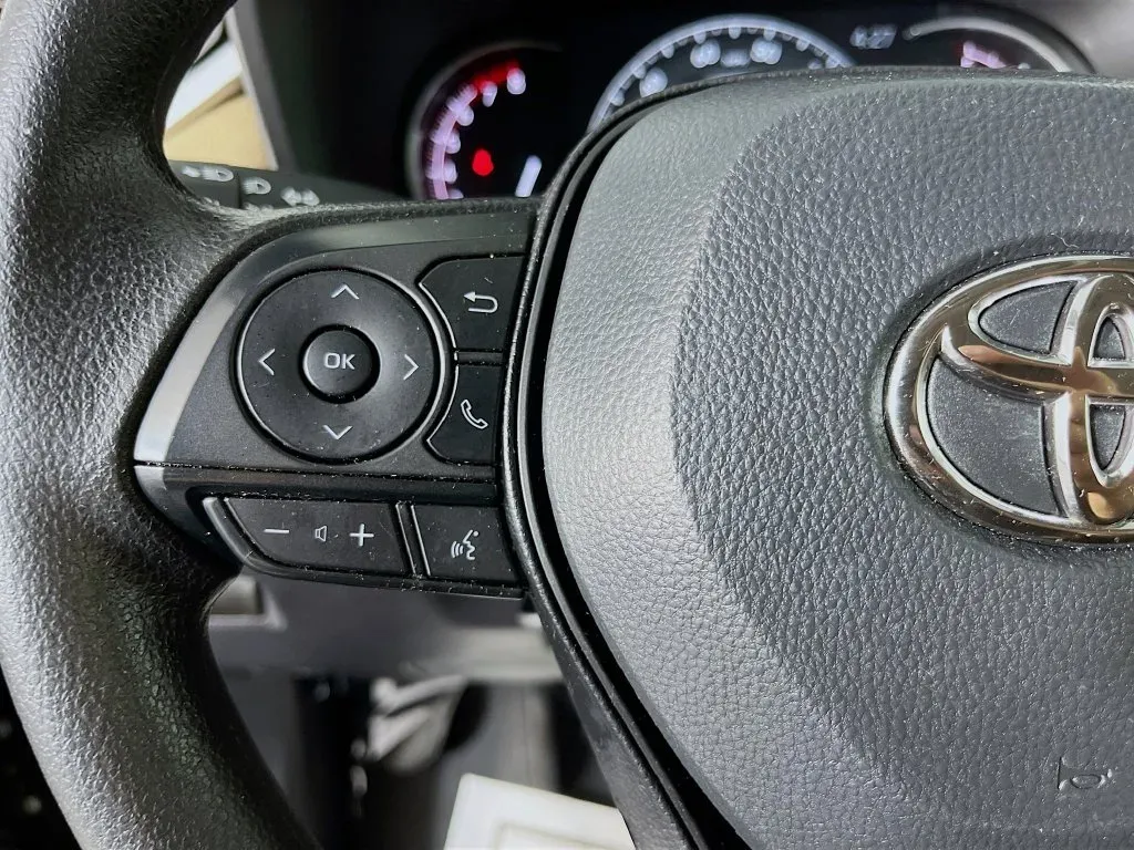 Toyota RAV4 photo 13