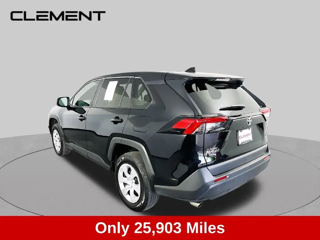 Toyota RAV4 photo 8