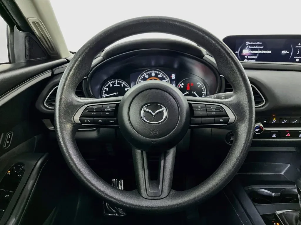 Mazda CX-30 photo 11