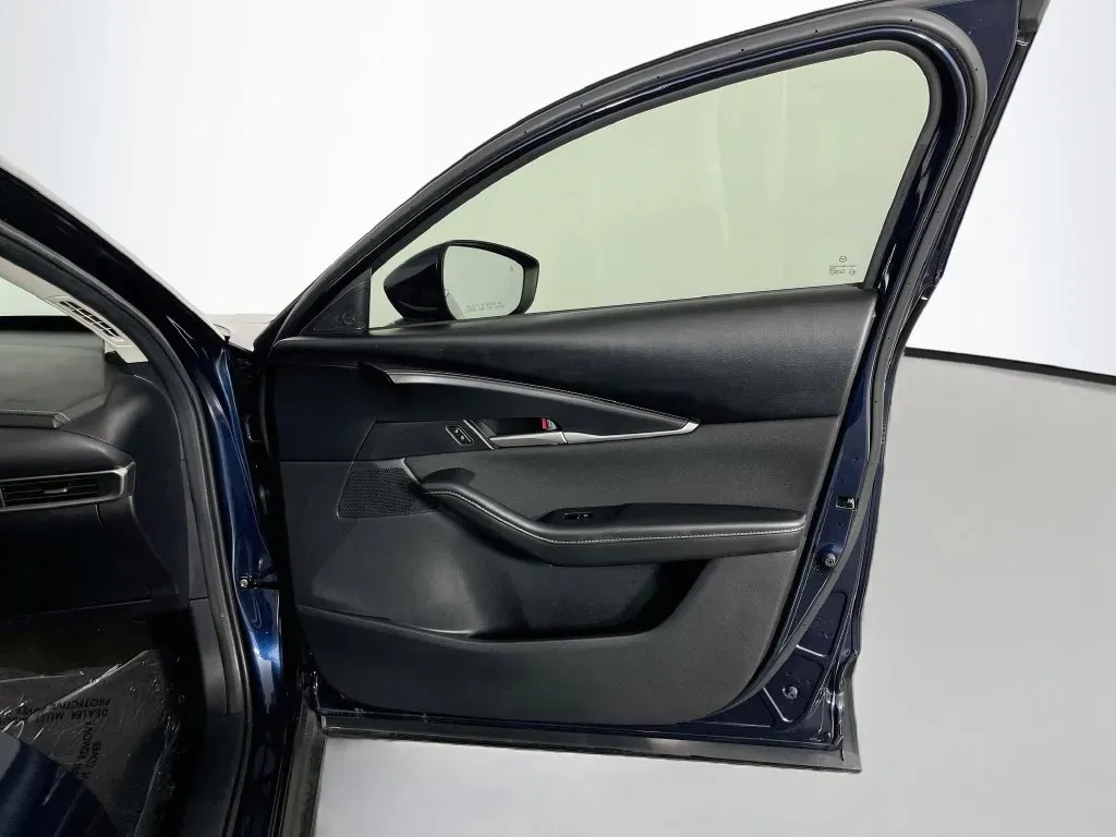 Mazda CX-30 photo 31