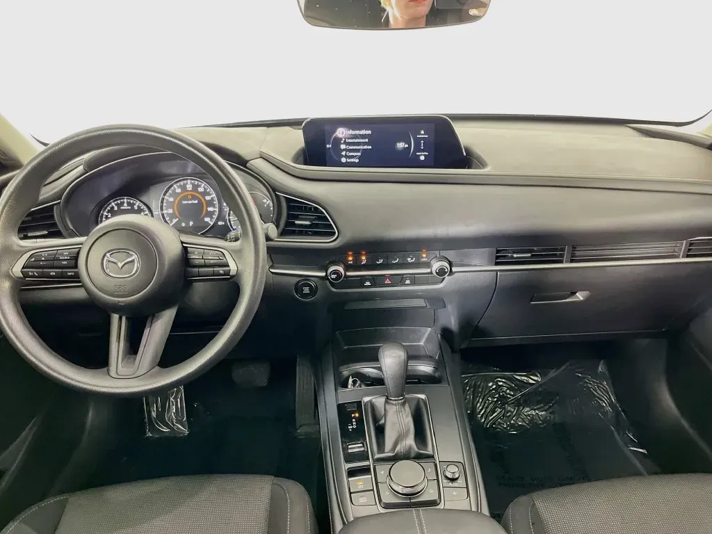 Mazda CX-30 photo 10