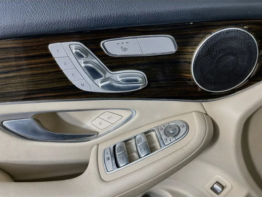 Mercedes-Benz GLC photo 24