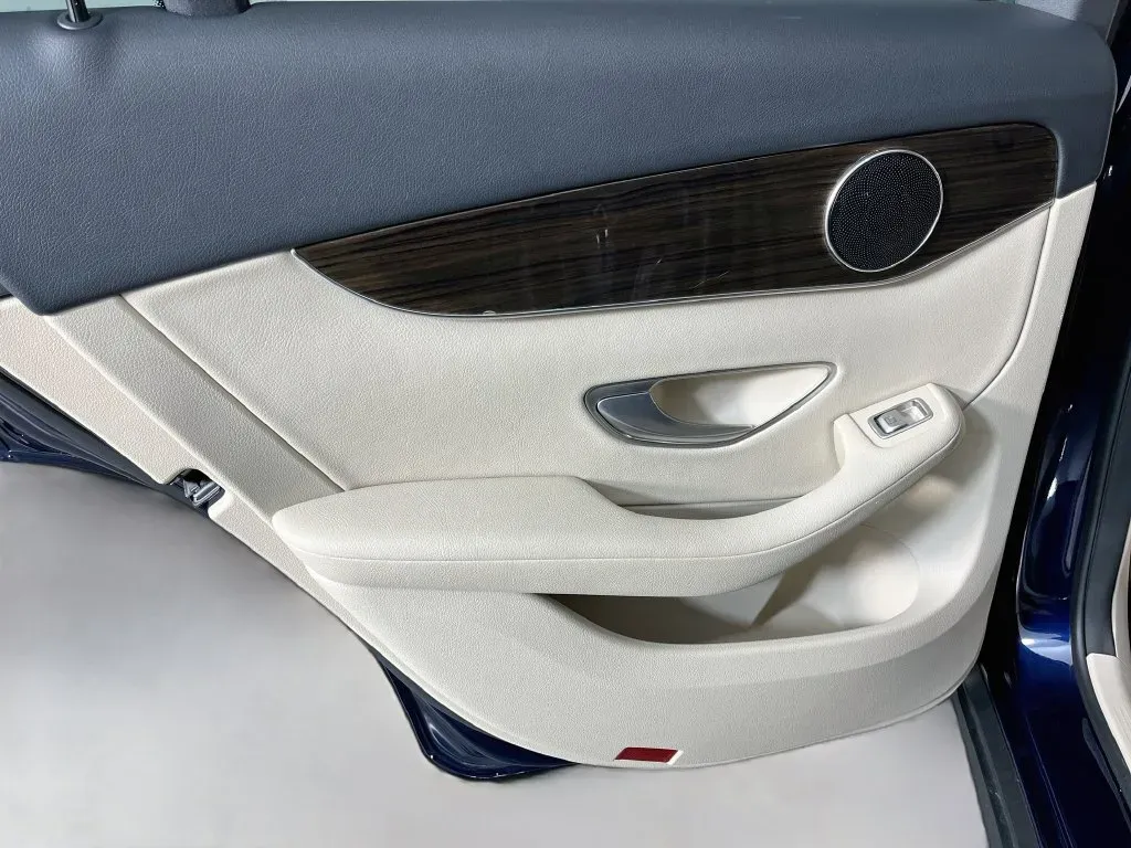 Mercedes-Benz GLC photo 29