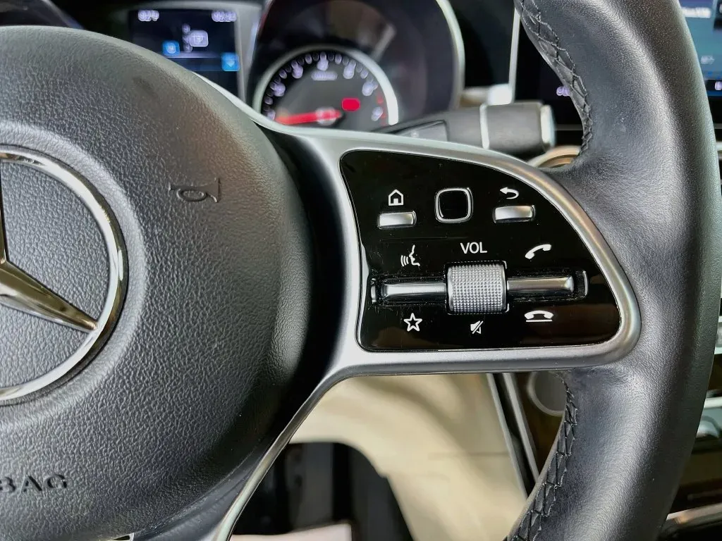 Mercedes-Benz GLC photo 16