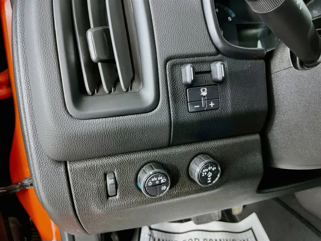 Chevrolet Colorado photo 11