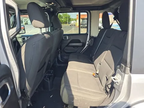 More photos of 2020 Jeep Wrangler Unlimited Sahara at Clement Supercenter, MO