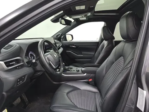 Another view of 2024 Toyota Highlander XSE for sale in St. Charles, MO at Clement Supercenter