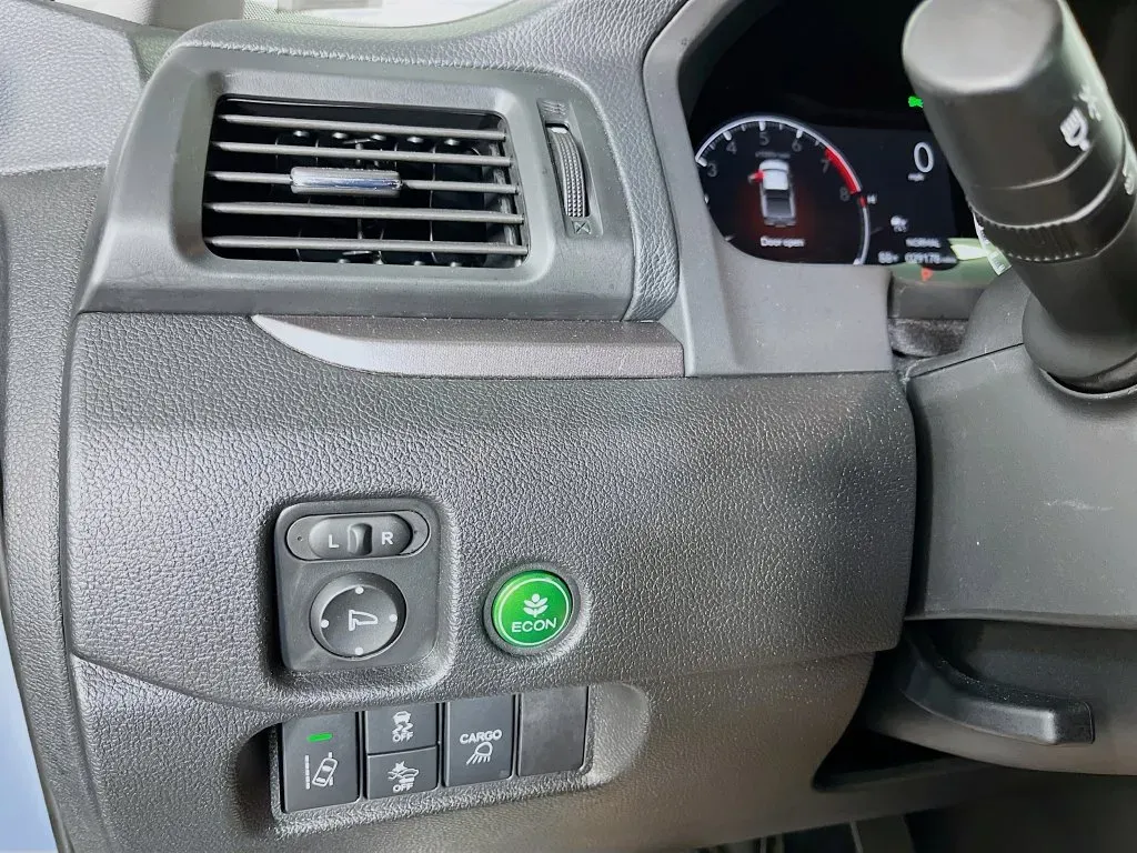 Honda Ridgeline photo 11