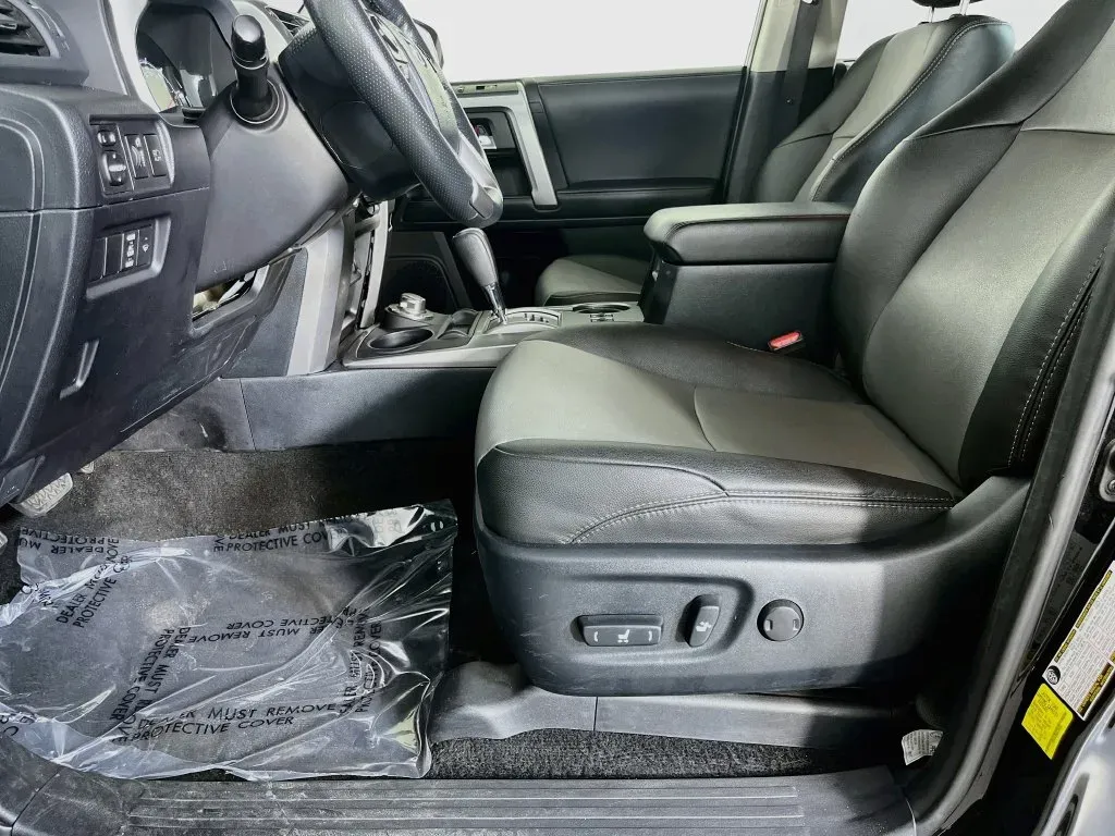 Toyota 4Runner photo 25