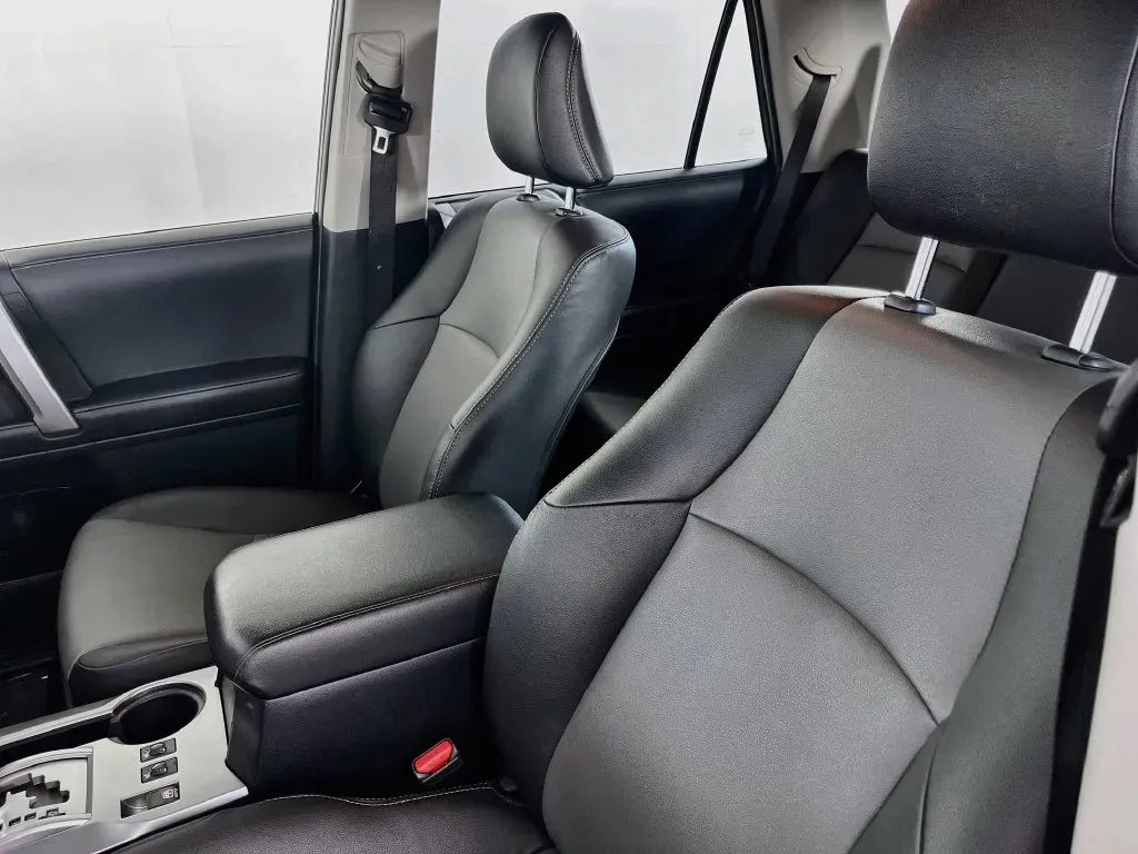 Toyota 4Runner photo 26