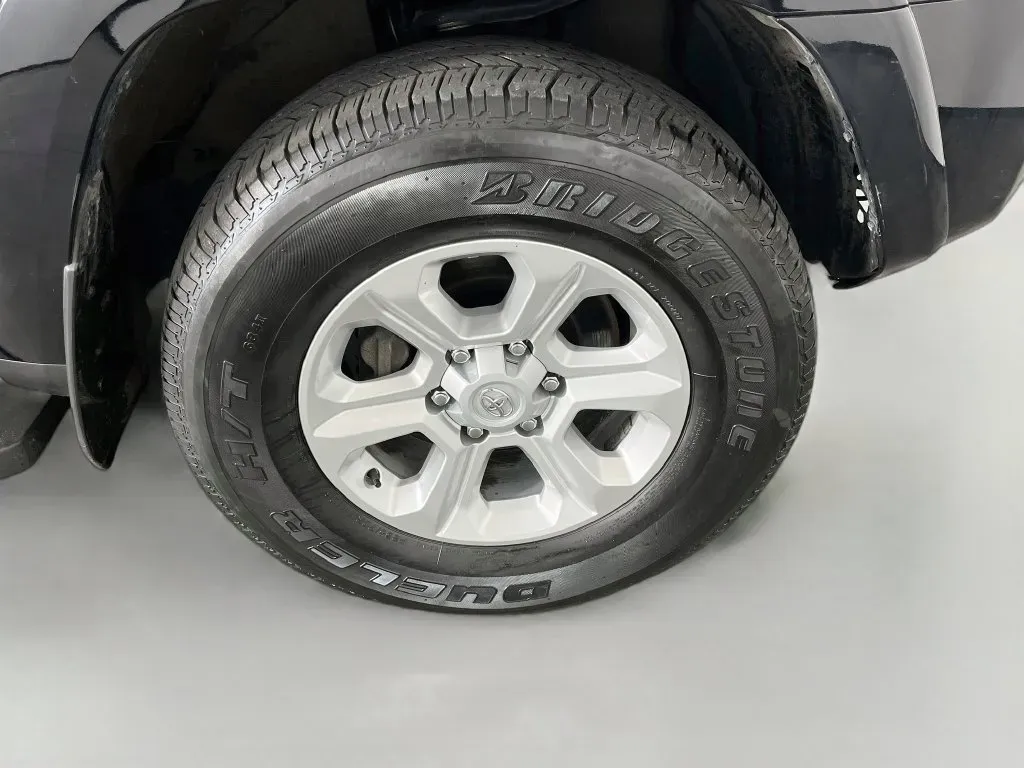 Toyota 4Runner photo 35
