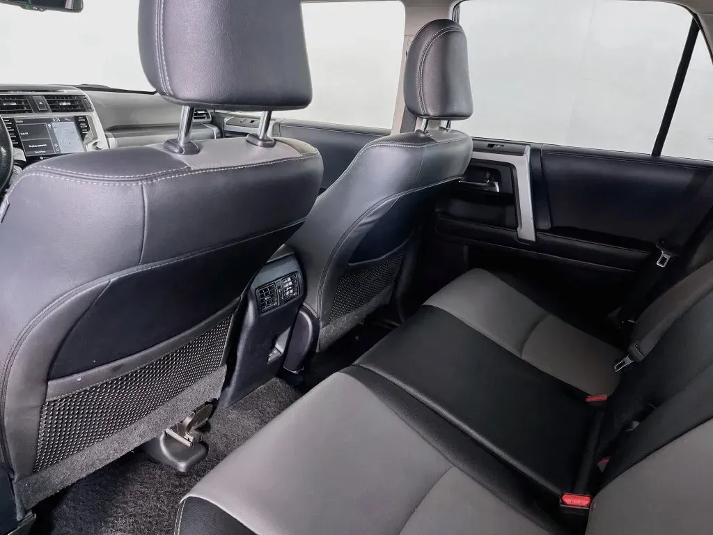 Toyota 4Runner photo 29