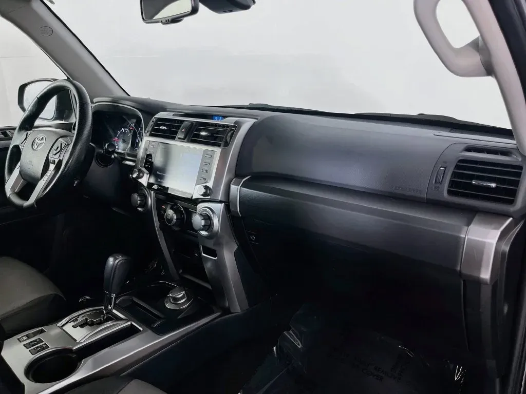 Toyota 4Runner photo 33