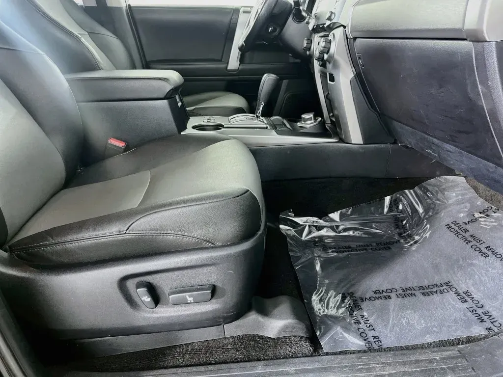 Toyota 4Runner photo 32