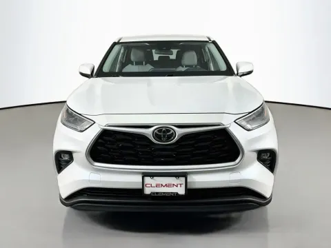 Another view of 2022 Toyota Highlander LE for sale in St. Charles, MO at Clement Supercenter