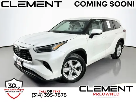 White 2022 Toyota Highlander LE for sale in St. Charles, MO