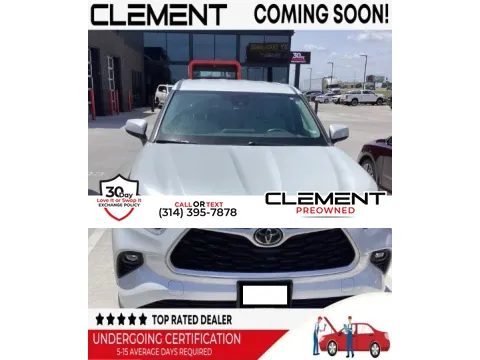 White 2022 Toyota Highlander LE for sale in St. Charles, MO