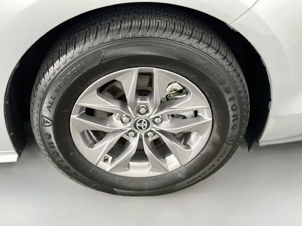 Toyota Sienna photo 35