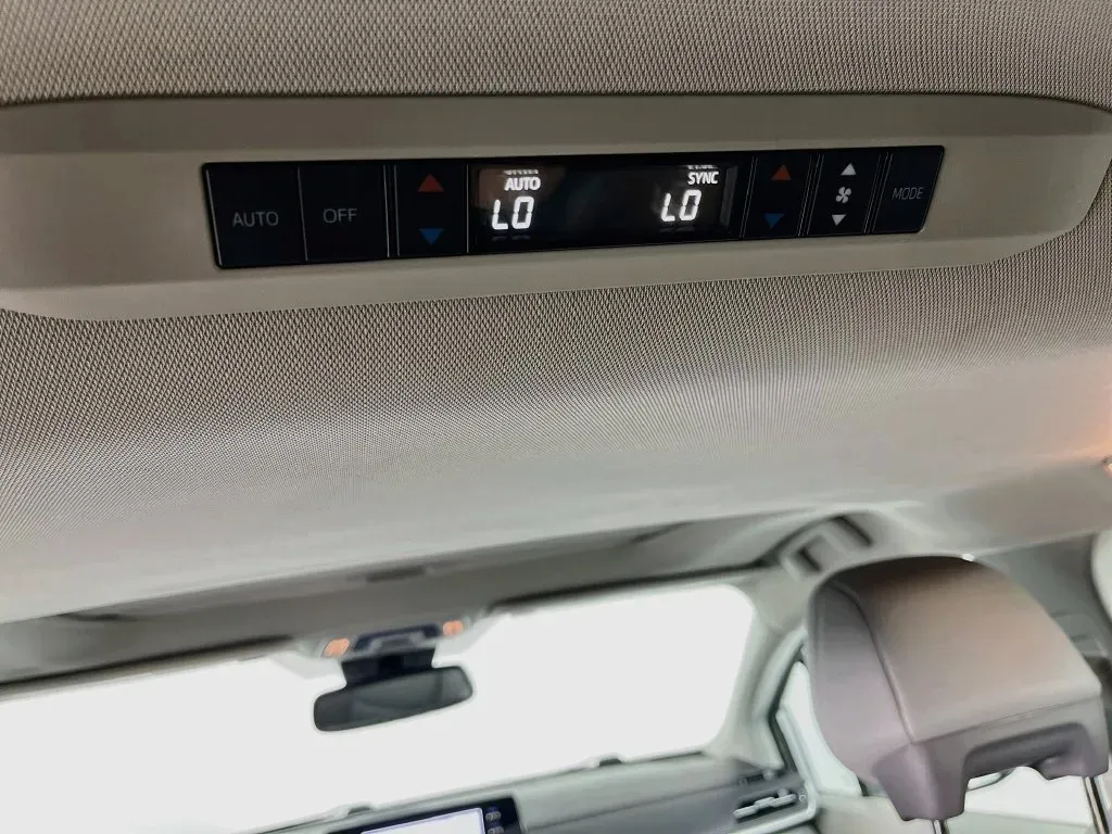 Toyota Sienna photo 31