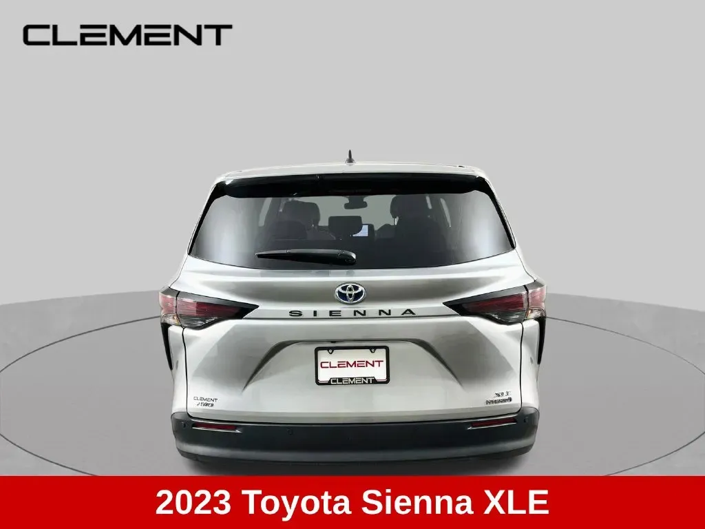 Toyota Sienna photo 7