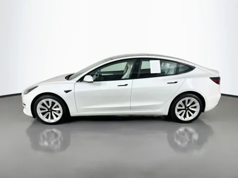 More photos of 2023 Tesla Model 3 at Clement Supercenter, MO