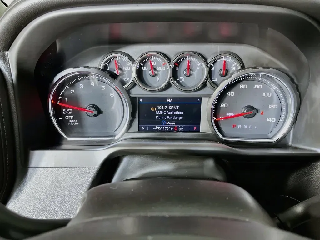 Chevrolet Silverado photo 16