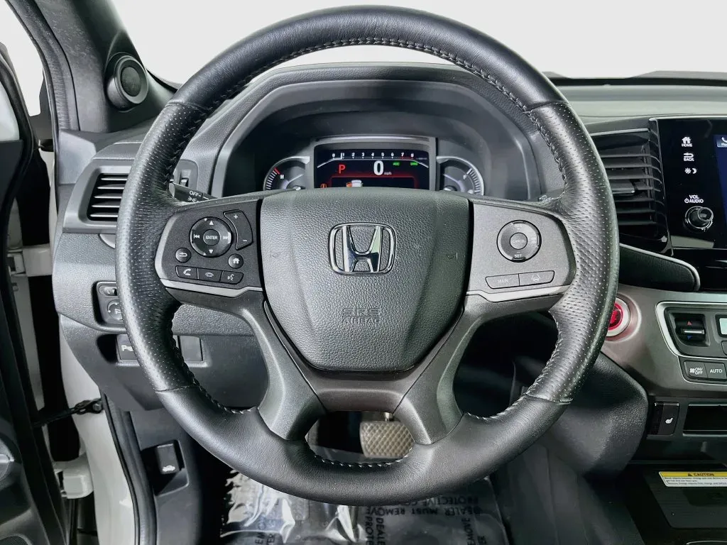 Honda Passport photo 13