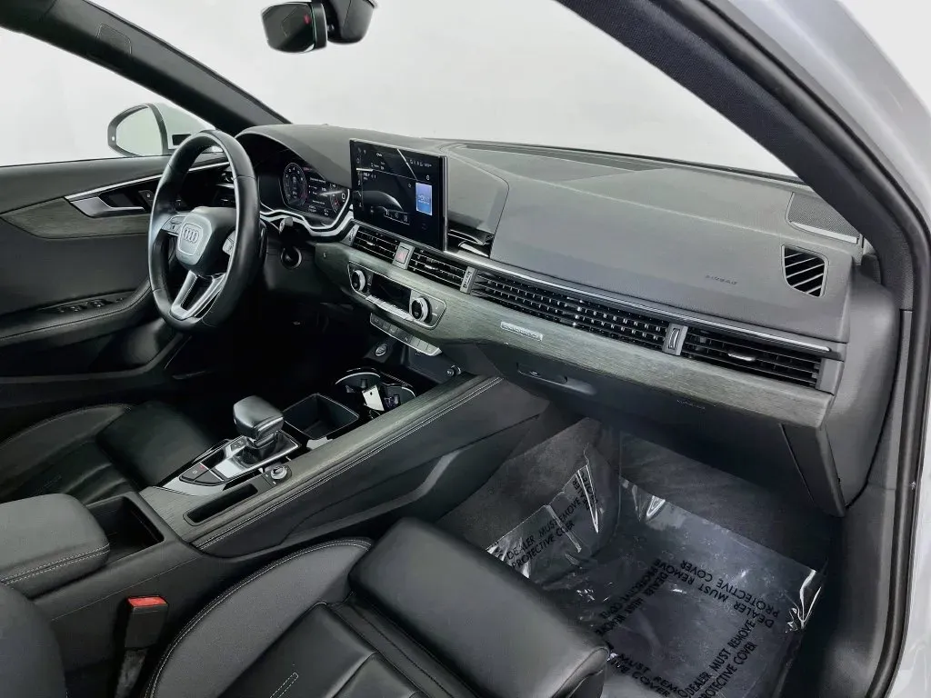 Audi A4 photo 37