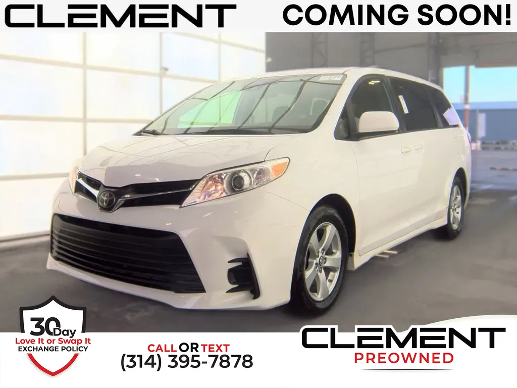 White 2020 Toyota Sienna LE for sale in St. Charles, MO