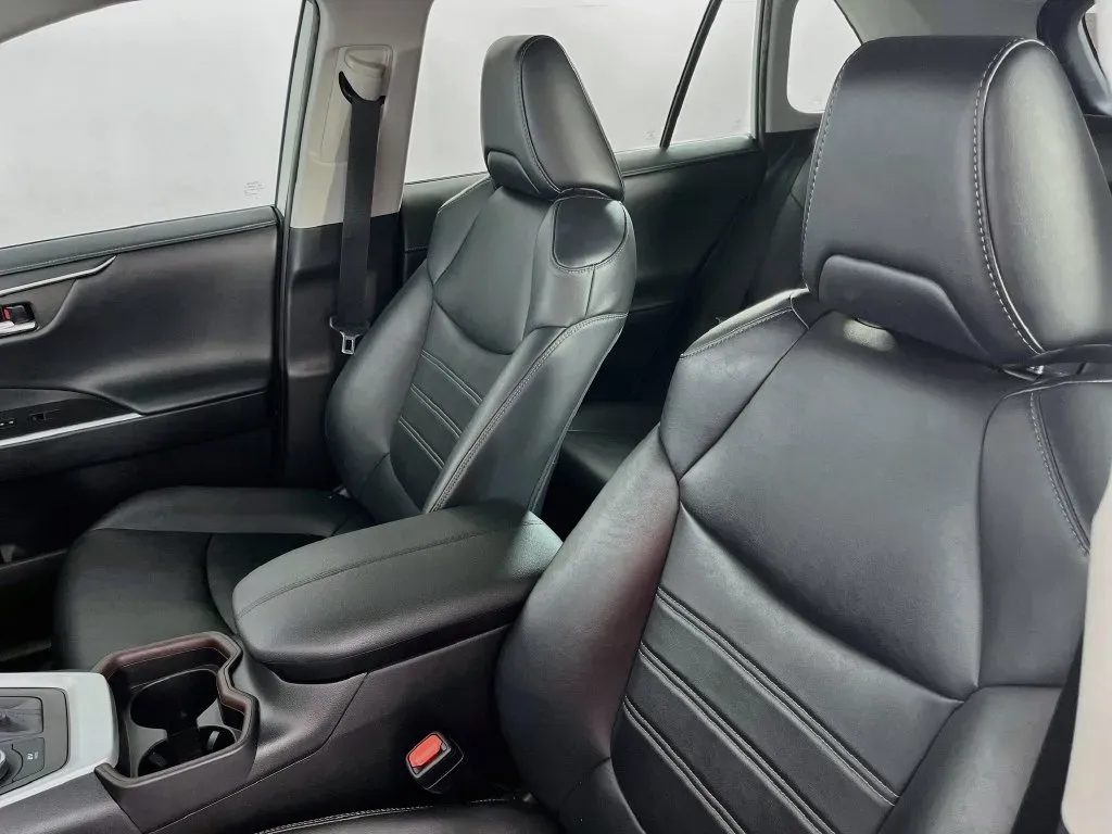 Toyota RAV4 photo 26