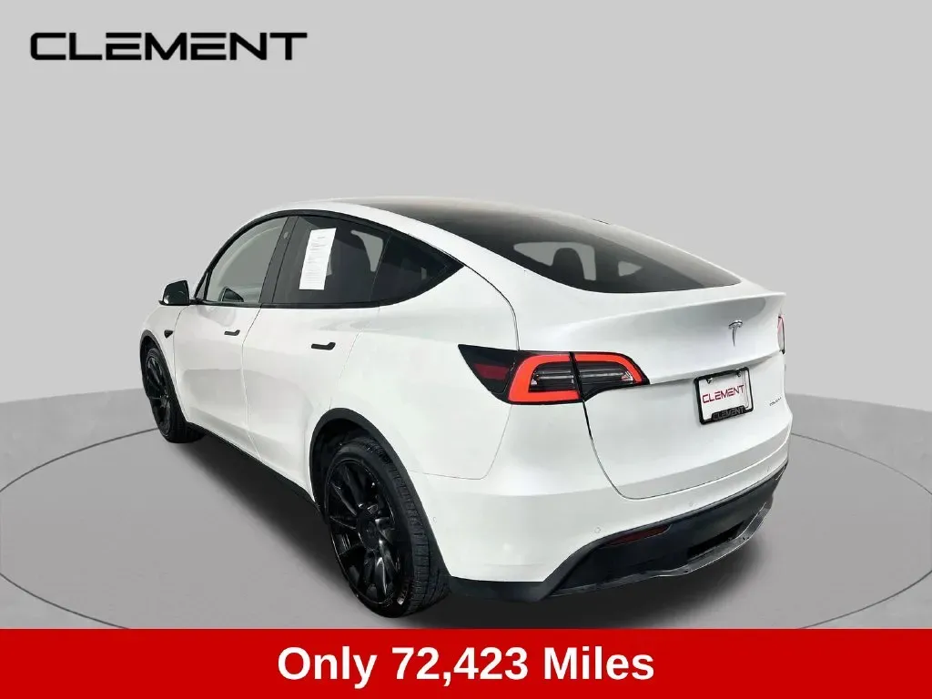 Tesla Model Y photo 8