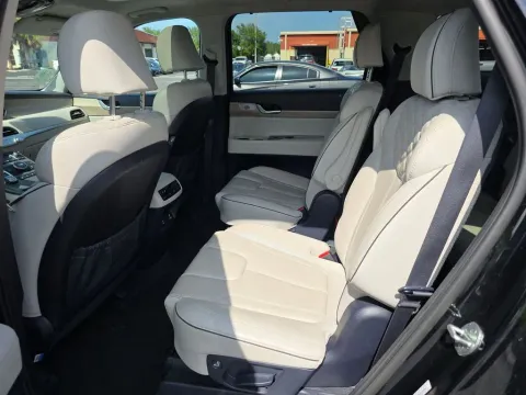 More photos of 2022 Hyundai Palisade Limited at Clement Supercenter, MO