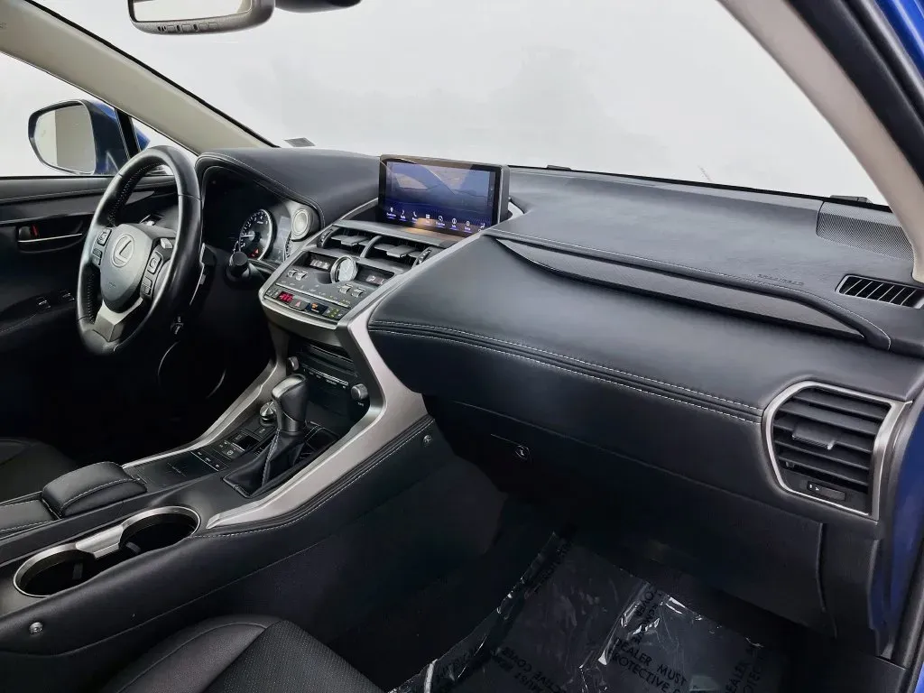 Lexus NX photo 36