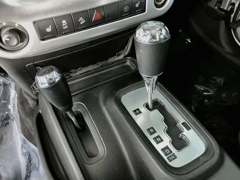 Jeep Wrangler photo 20