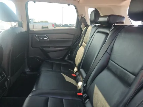 More photos of 2021 Nissan Rogue SL at Clement Supercenter, MO