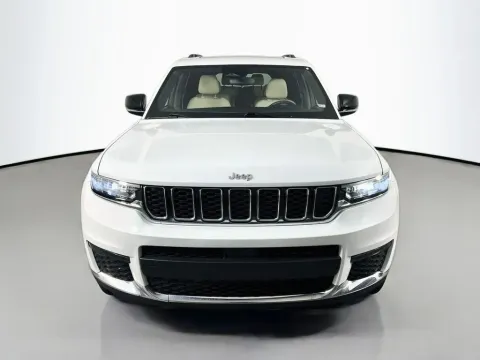 Another view of 2023 Jeep Grand Cherokee L Limited for sale in St. Charles, MO at Clement Supercenter