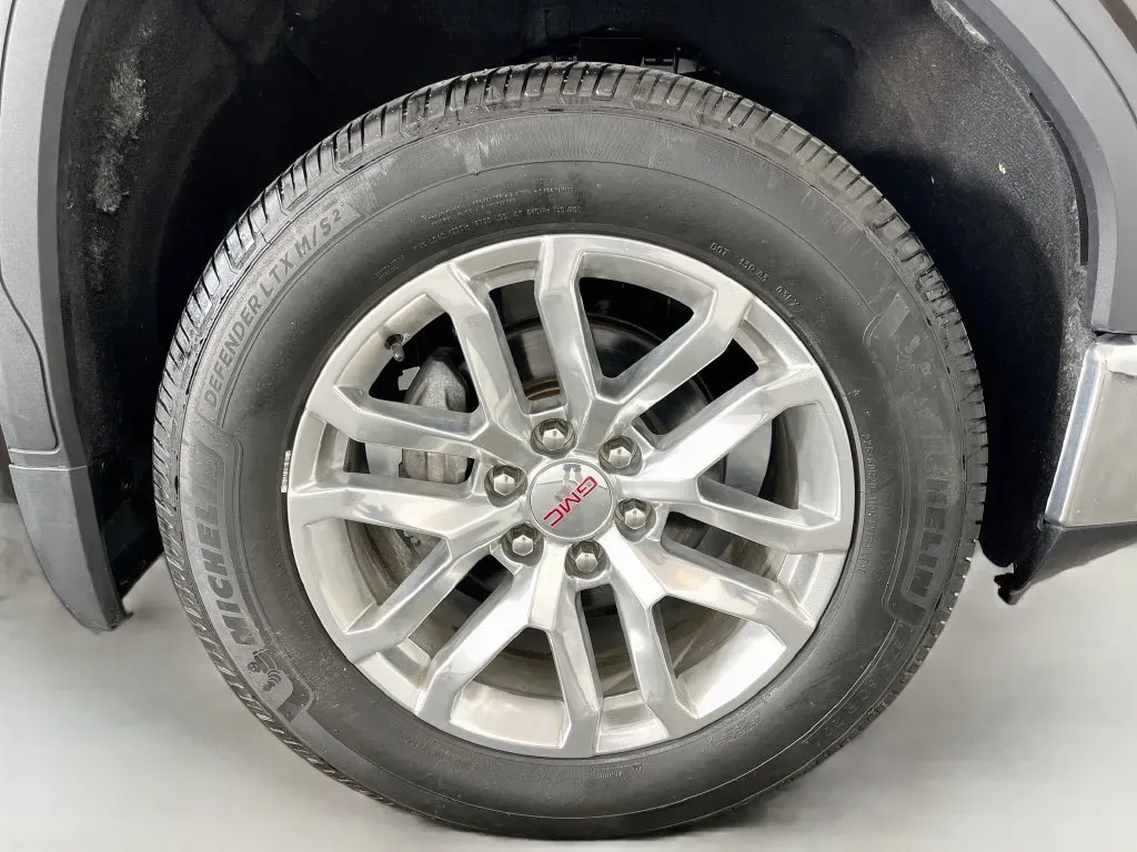 GMC Sierra photo 37