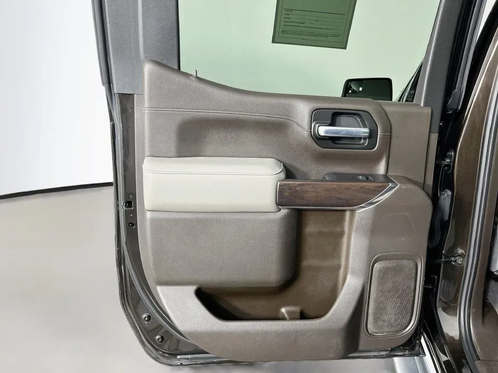 GMC Sierra photo 29