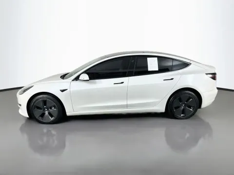 More photos of 2021 Tesla Model 3 Standard Range Plus at Clement Supercenter, MO
