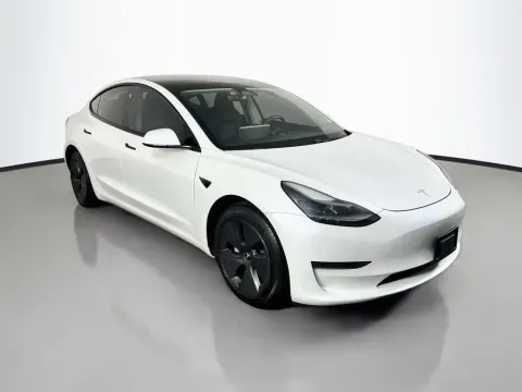 More photos of 2021 Tesla Model 3 Standard Range Plus at Clement Supercenter, MO