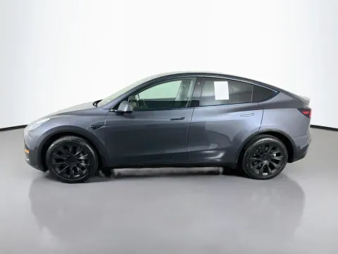 More photos of 2021 Tesla Model Y Long Range at Clement Supercenter, MO