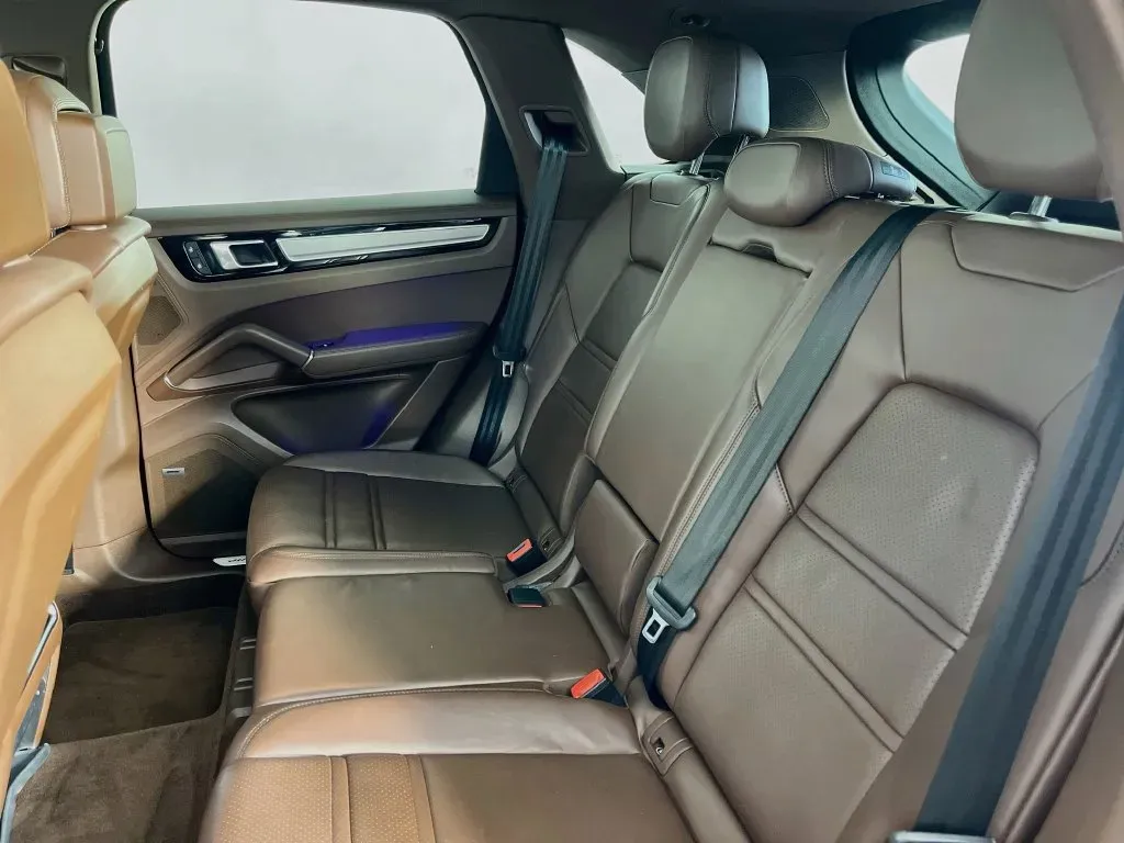 Porsche Cayenne photo 32