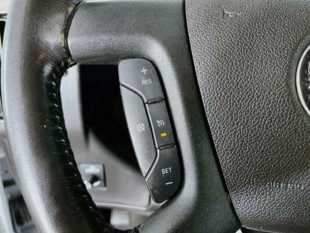 Chevrolet Express photo 13