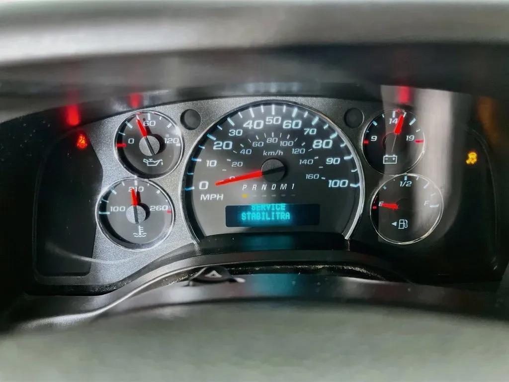 Chevrolet Express photo 16